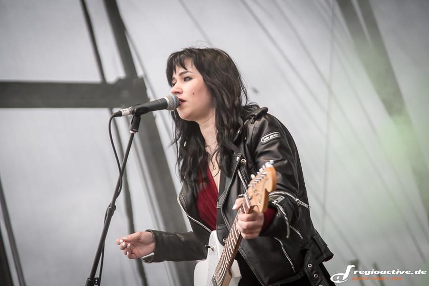 Laura Carbone (live beim Maifeld Derby, 2014)