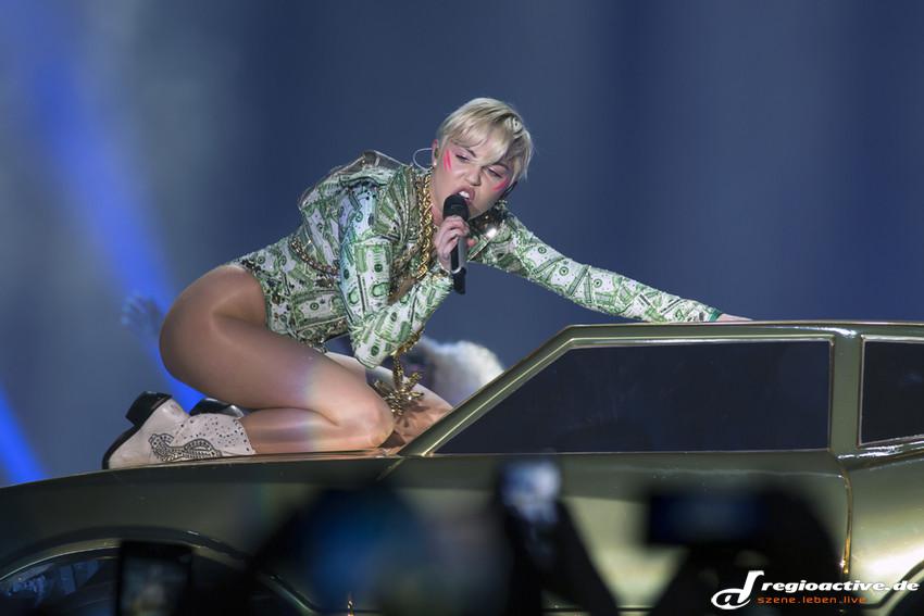 Miley Cyrus (live in Frankfurt, 2014)