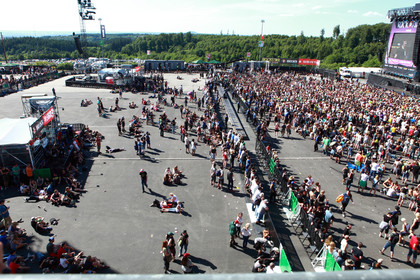 Der zweite Festivaltag am Nürburgring - Fotos: Impressionen vom Freitag auf dem Rock am Ring 2014 