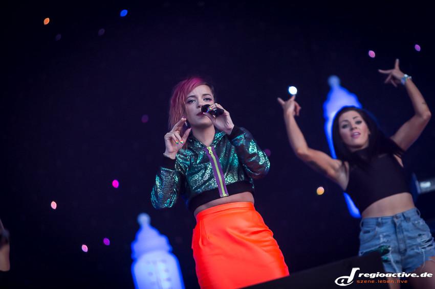 Lily Allen (live beim Southside Festival 2014)