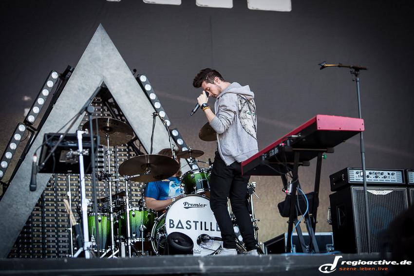 Bastille (live beim Southside Festival 2014)