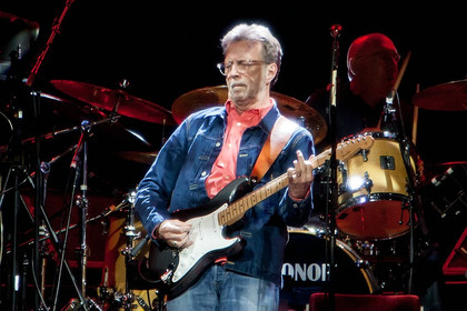 Sitzend, nicht stehend - Auf Autopilot: Eric Clapton live in der SAP Arena in Mannheim 